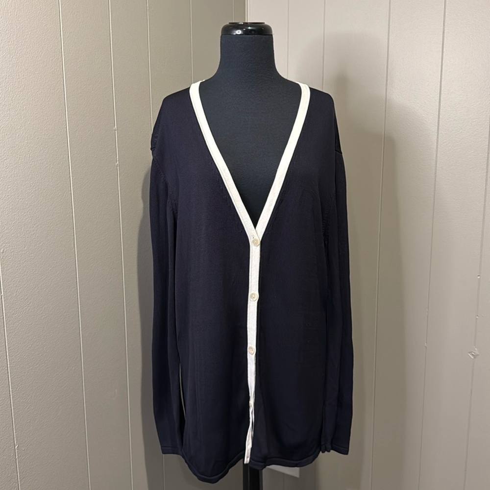 Bloomingdale’s Women’s Extra Large Long Cardigan V Neck Sweater Button Down
